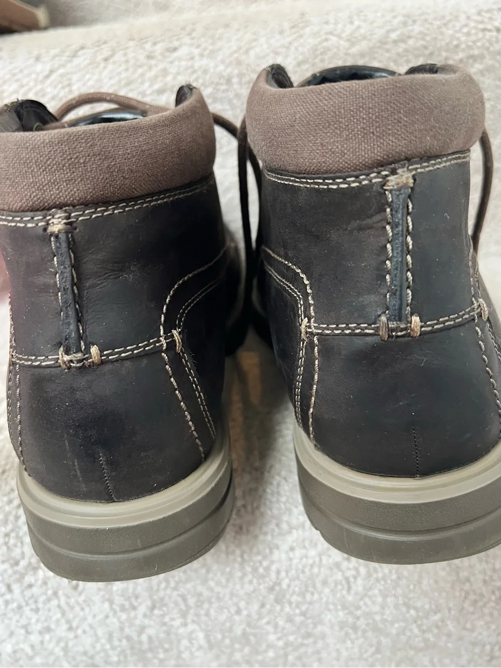 Clarks Men's Dark Brown Leather Chukka Boots w/ Tan Laces 10.5 Utility Workwear